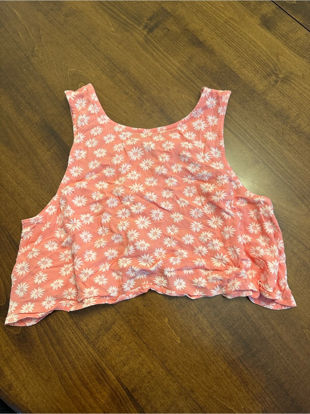 American Eagle Coral Open back Crop tank with flower pattern